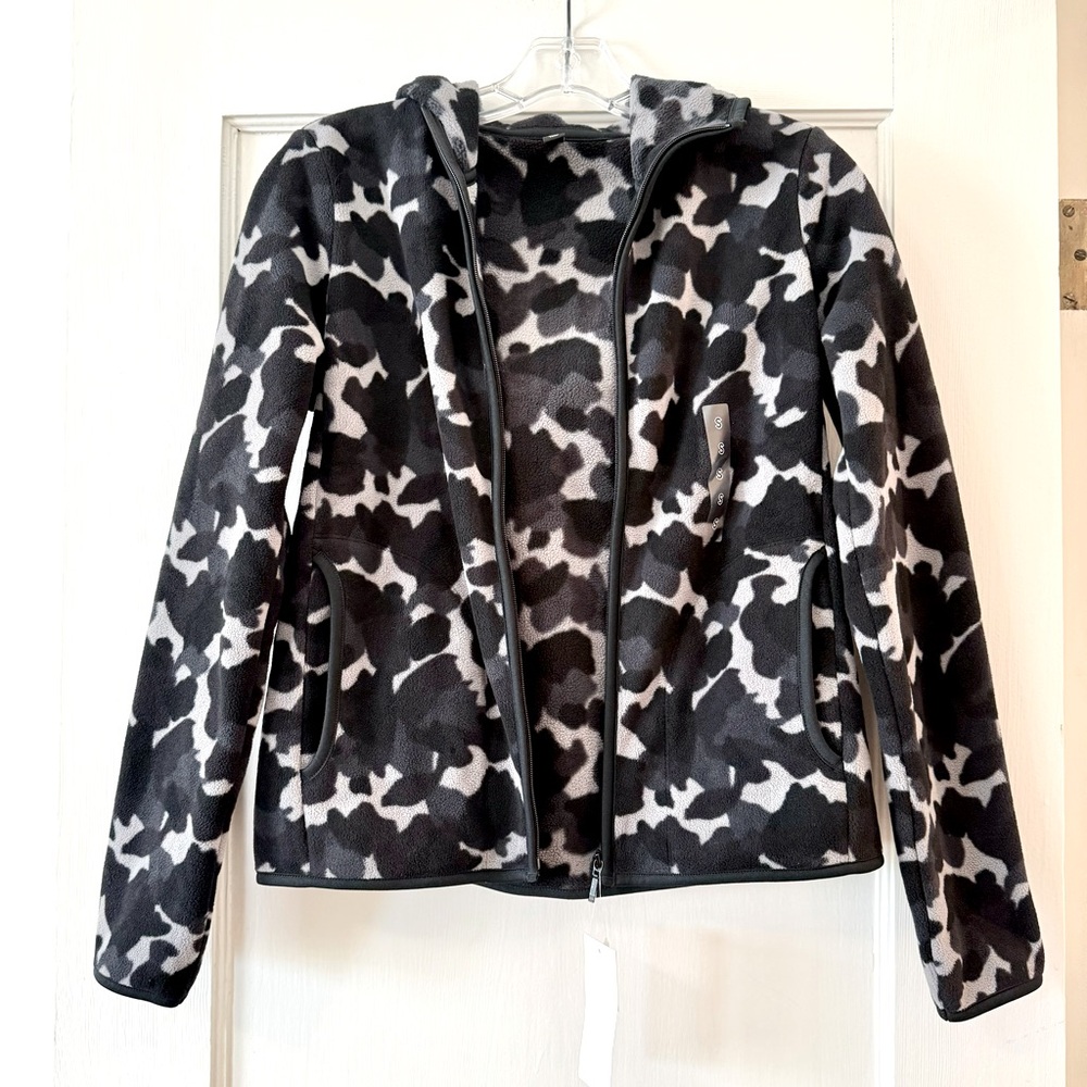 Uniqlo | Black/gray camo printed fleece full‑zip hooded jacket S